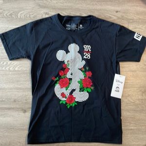 🆕 Neff Disney Mickey Mouse “Wavy Lines Roses” T-shirt.